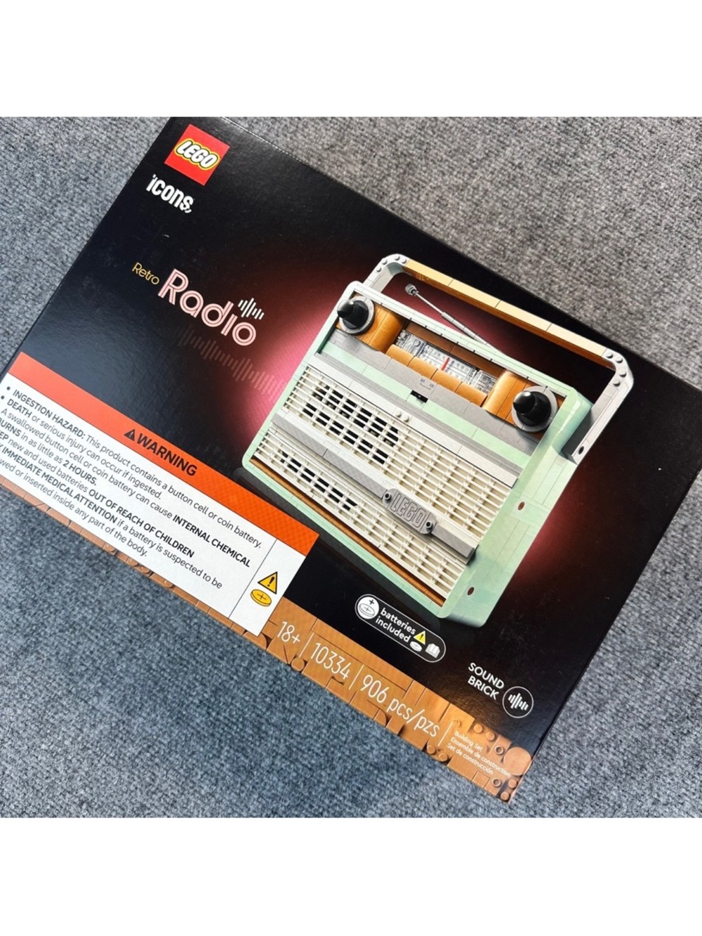 Lego Retro Radio Model in Mint Green and Tan